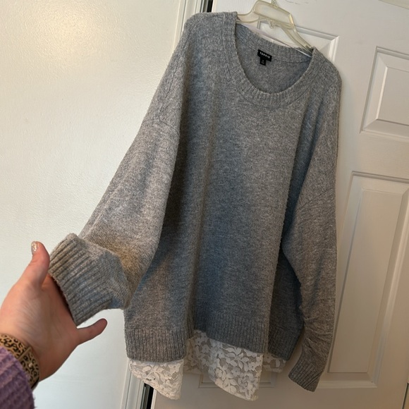 Torrid sweater with lace - Picture 2 of 5